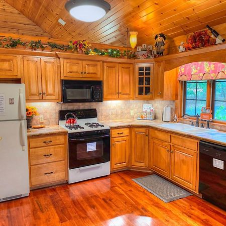 Ferngully Creek Cabins Millersburg Exterior foto